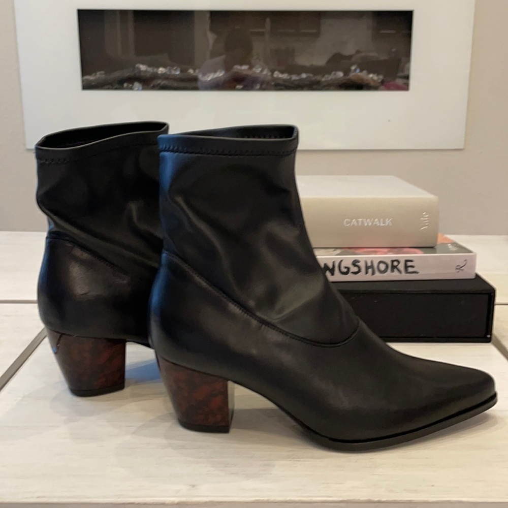New Andre Assous Black Paulyn Strecth Booties 8M